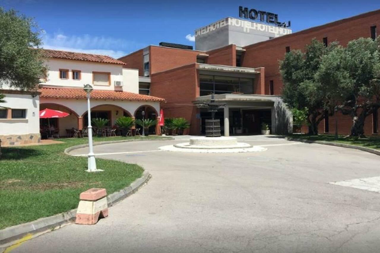 Hotel Les Torres Sant Esteve Sesrovires Ngoại thất bức ảnh